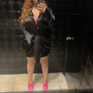 Elegant Black Satin Dress With Tie in Front